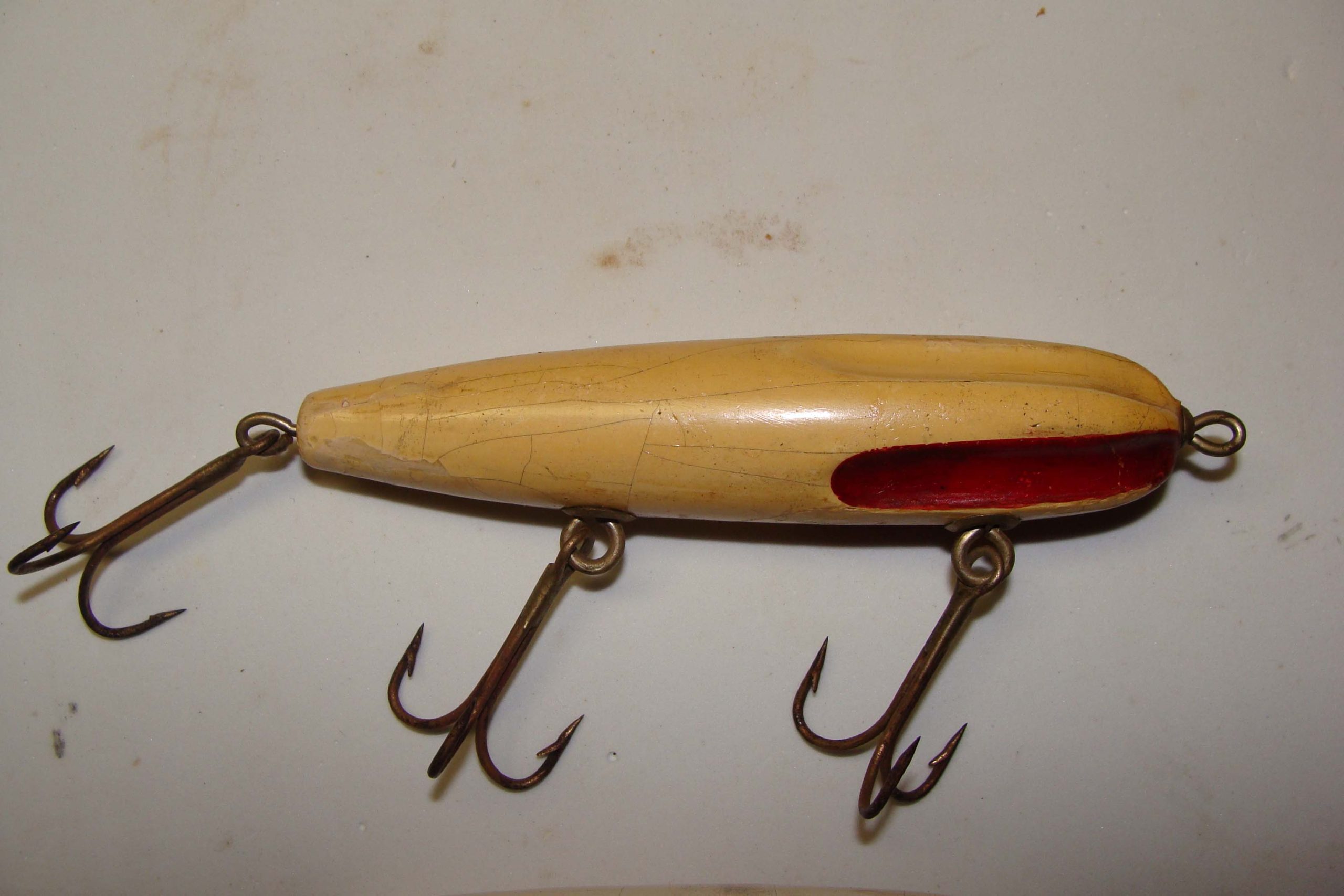 (2) Wilson Woobler Variety 004 Compressed An early Wilson Fluted Wobbler with the slim body form seen in the 1912 ad. Image Bill Sonnett.