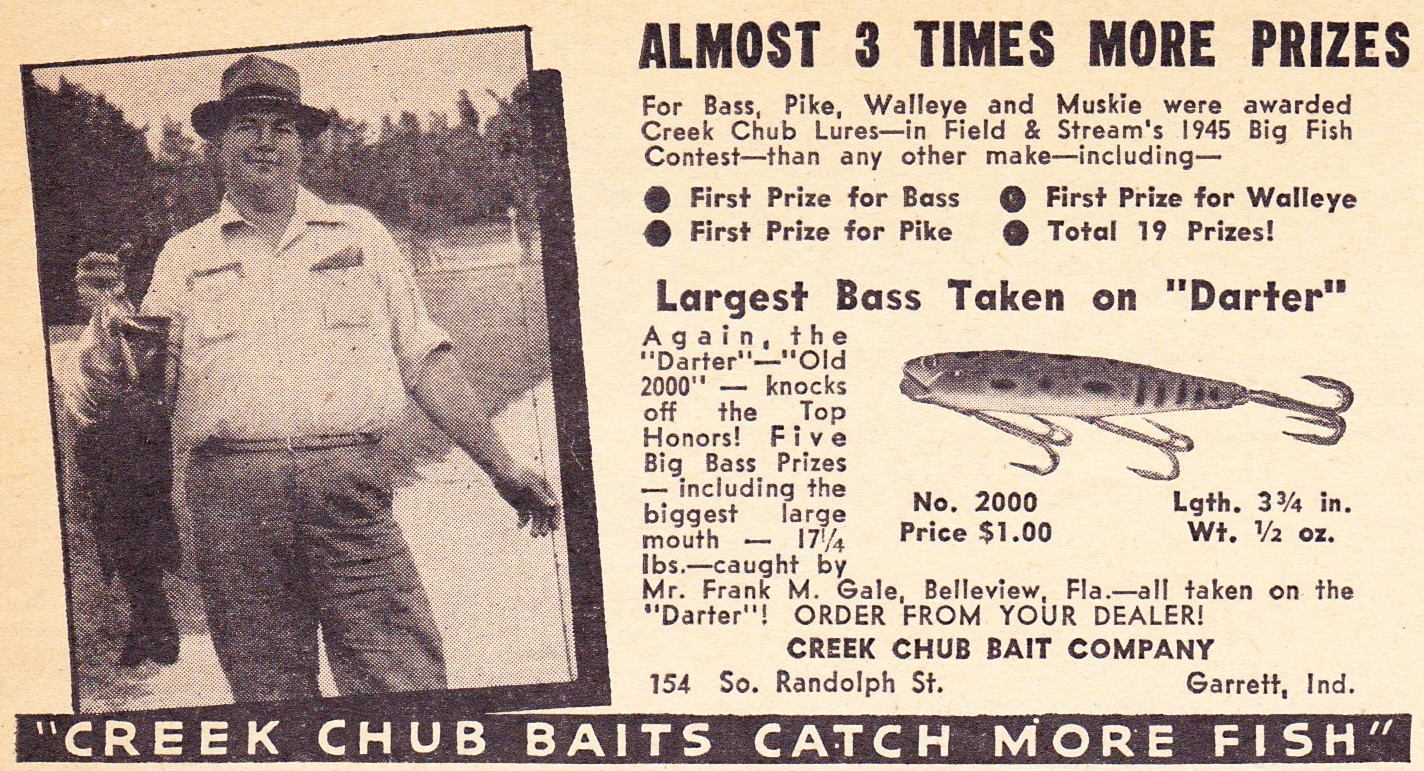 CCBC Darter ad in Hunting and Fishing magazine, April 1946. The Darter is again referred to here by its series number as the "Old 2000." It too was credited with taking the 17¼-pound bass shown in the image.
