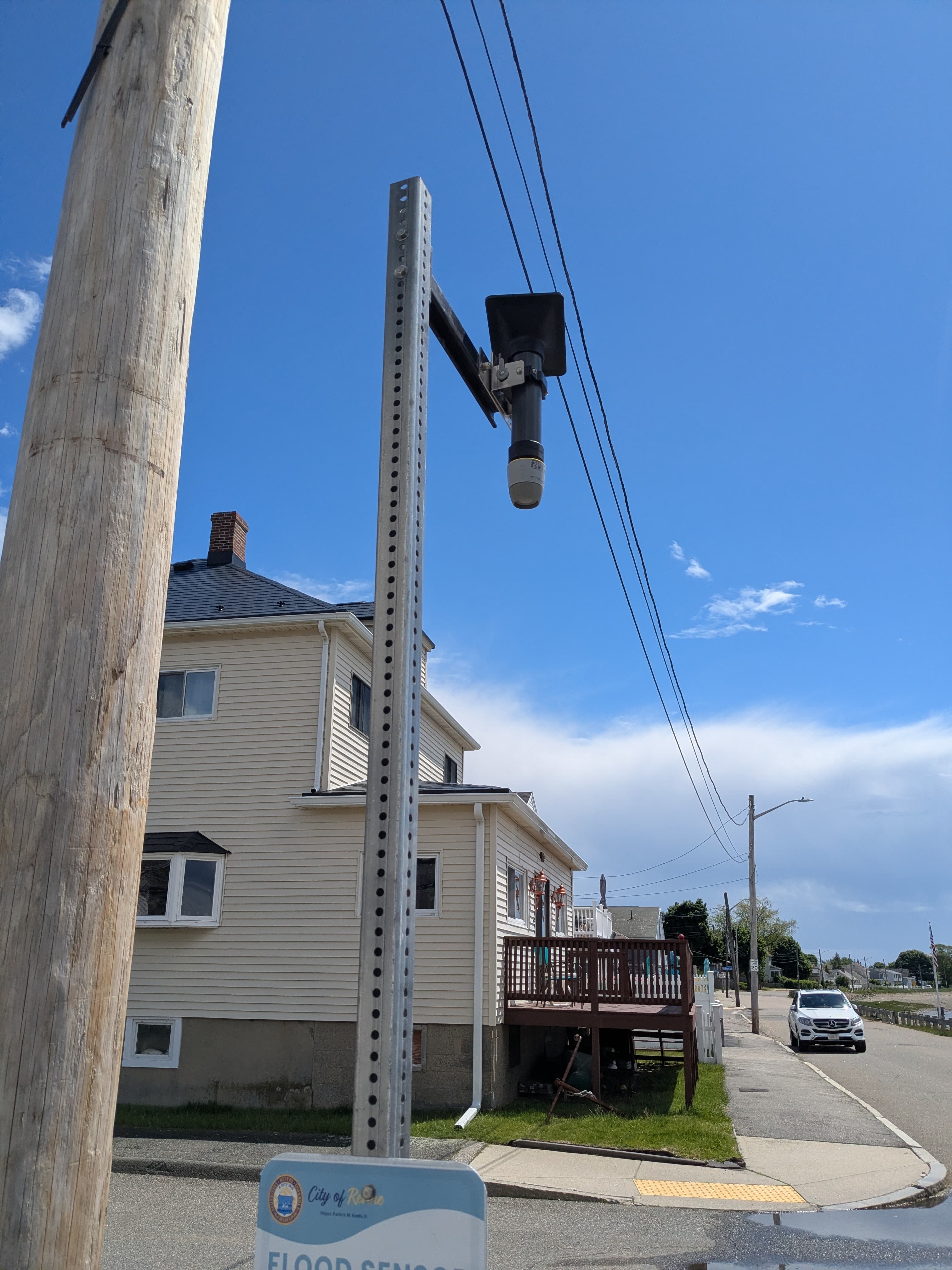 Flood sensor on a pole