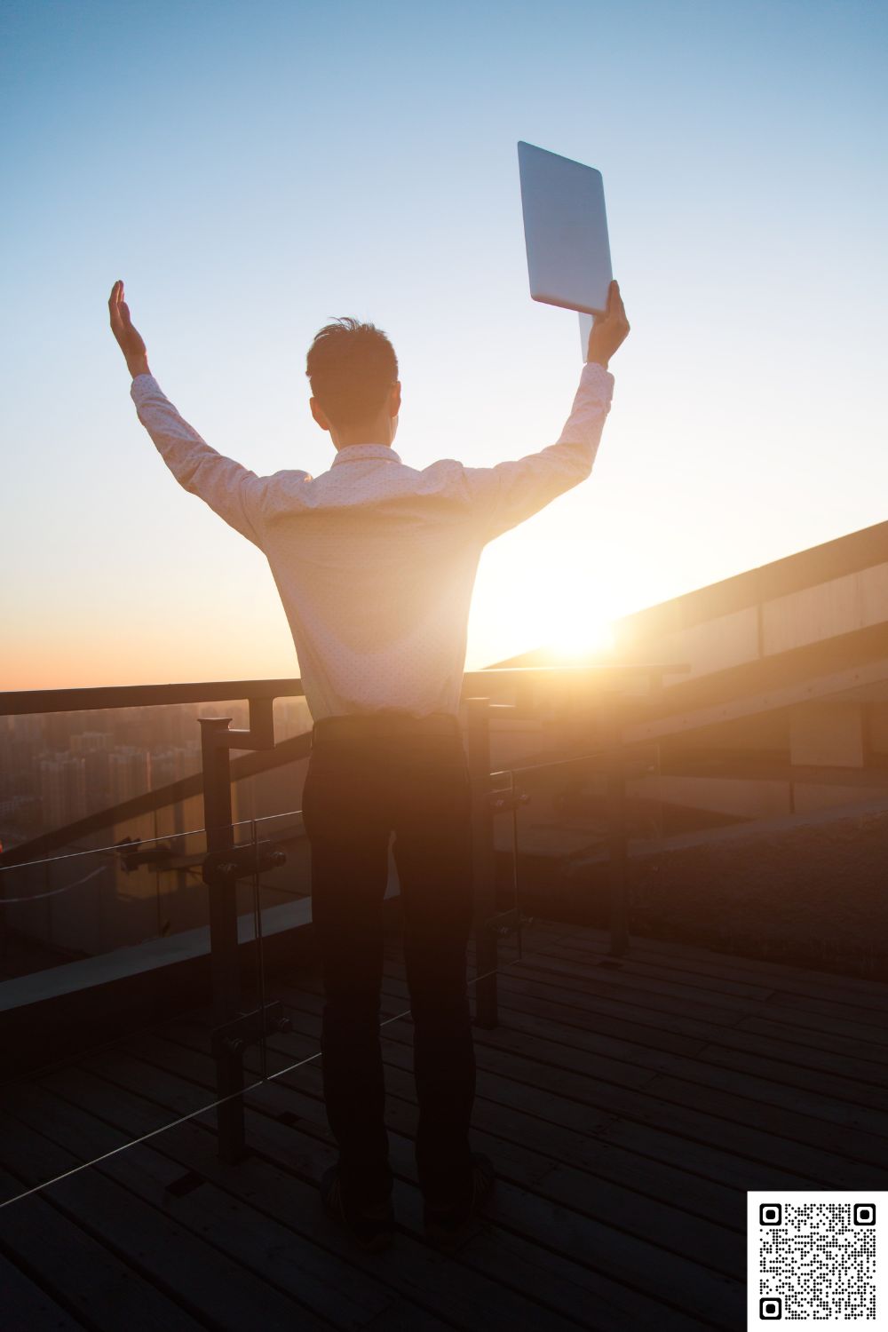 What should I know before buying a business franchise?