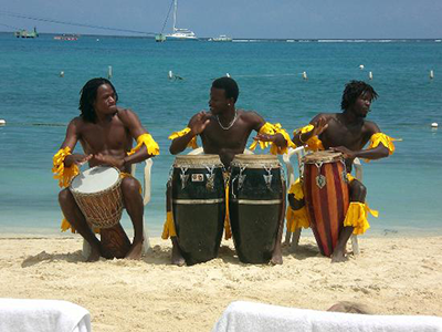 Hand percussion trio on the beach
