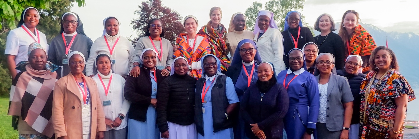 The 2025-2026 WFLF cohort and WFLF staff in Caux, Switzerland