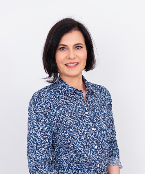 Amira Schiff headshot