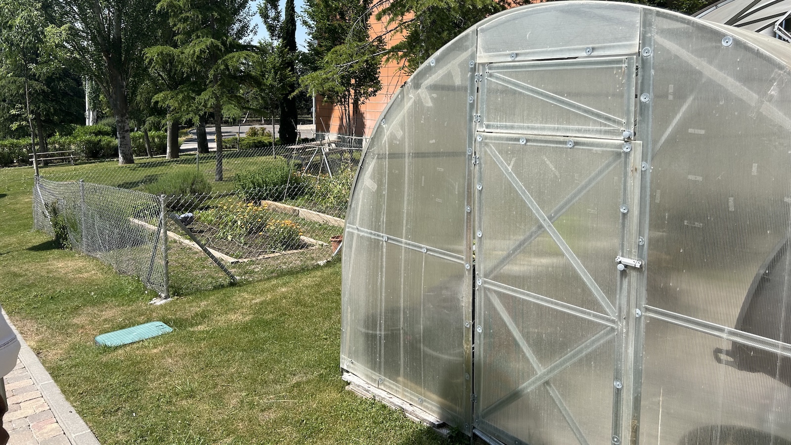 Greenhouse and garden at Comillas University