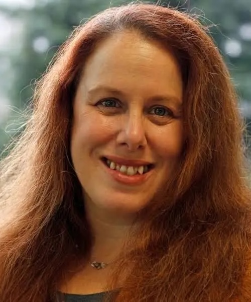 Heidi Campbell headshot