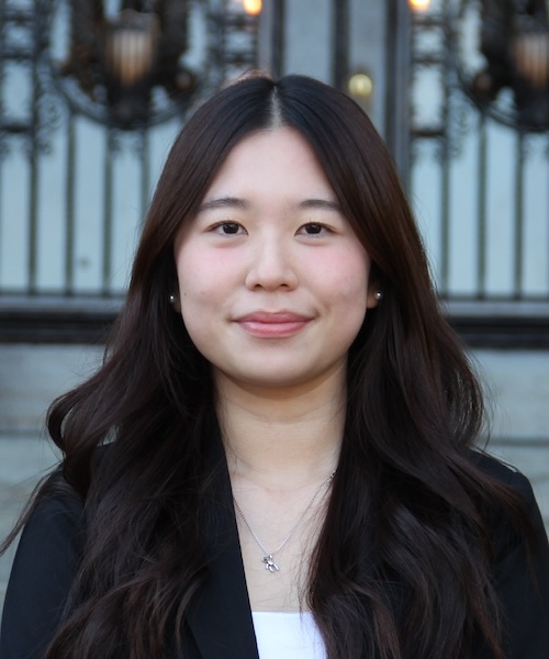 Phuong Ha headshot