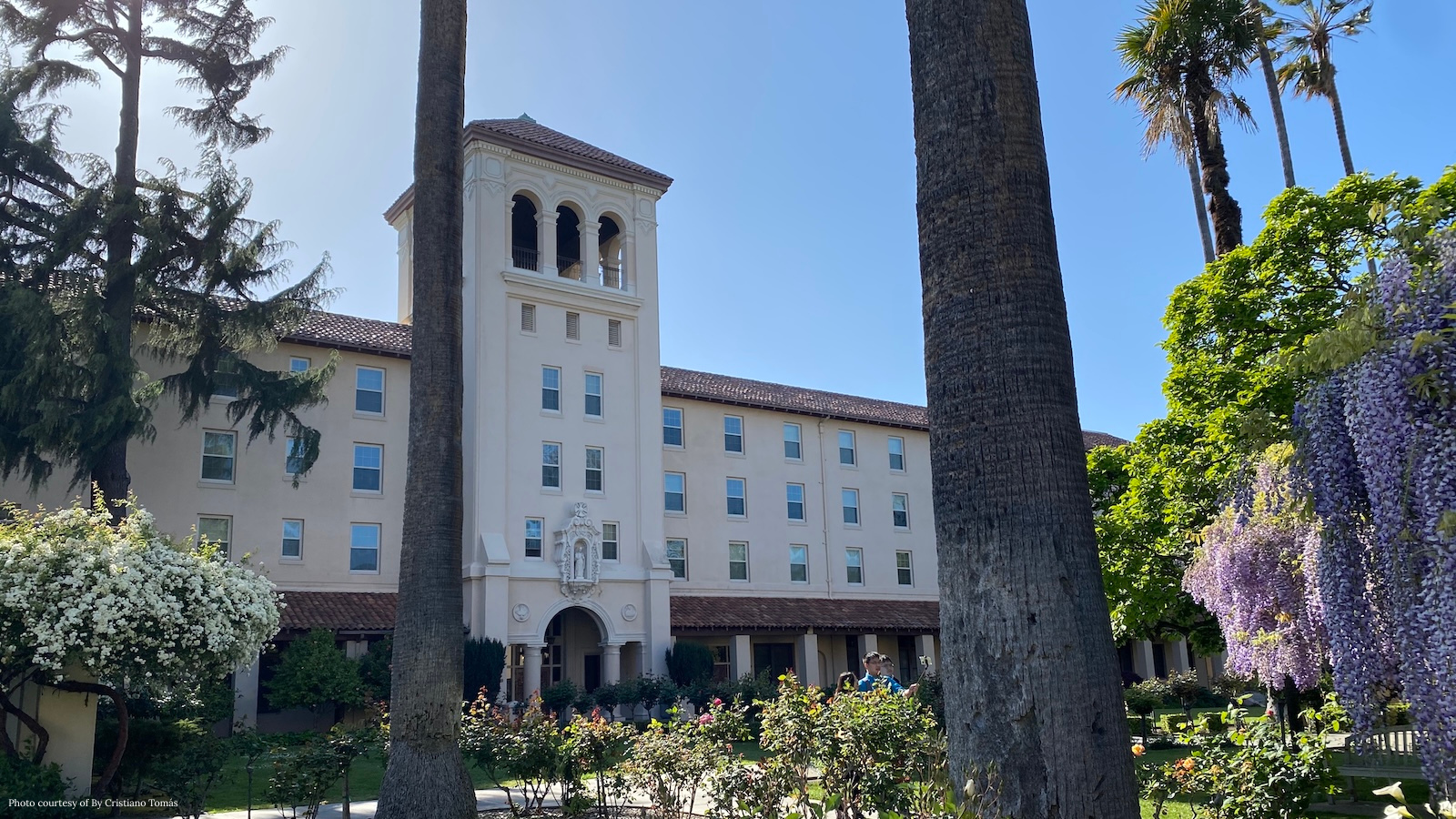 Santa Clara University building exterior. Photo courtesy of Cristiano Tomás