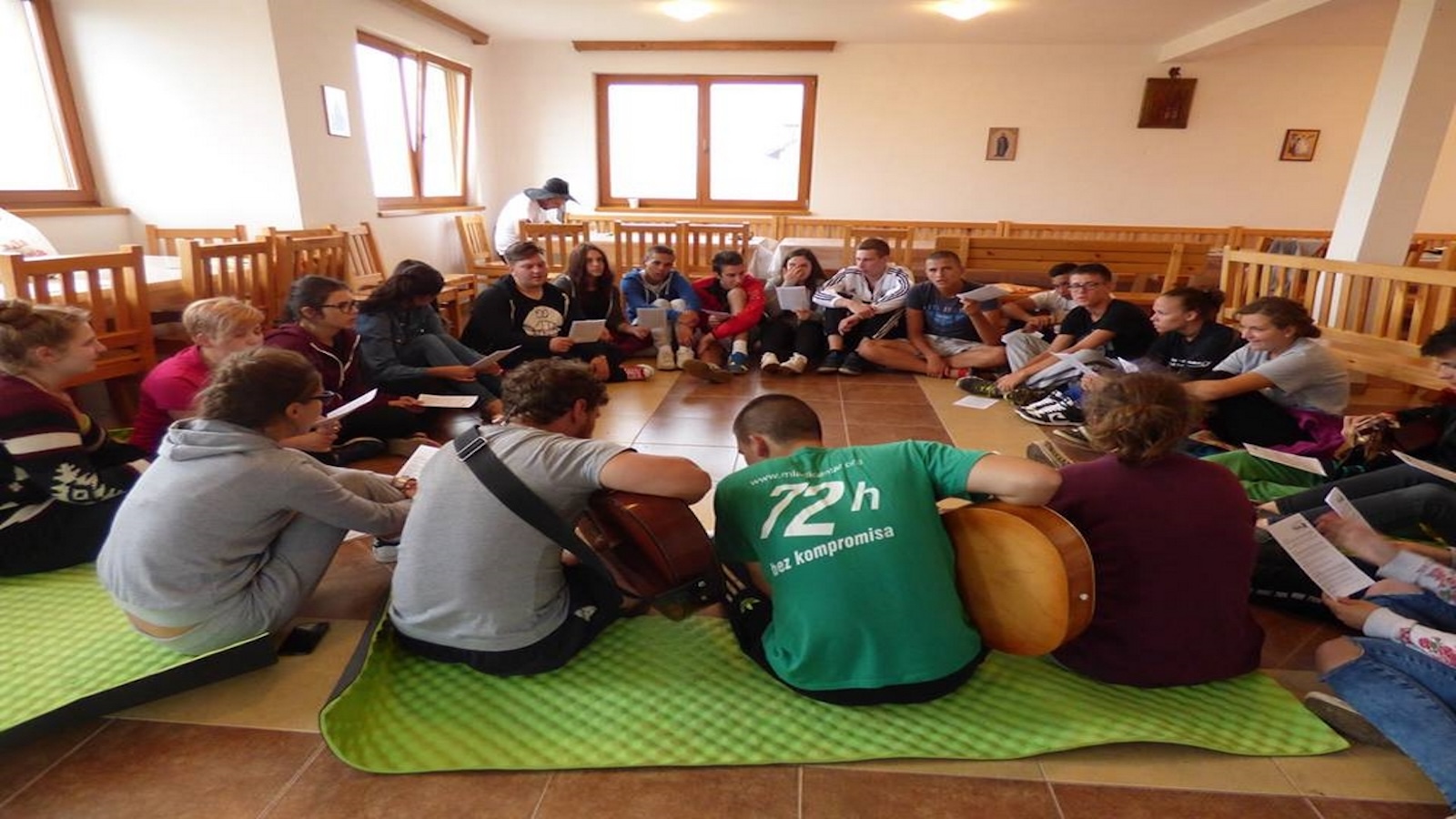 Students Circle for Music