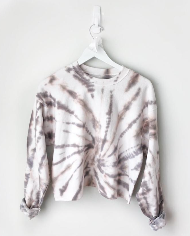 neutral tie dye sweatshirt