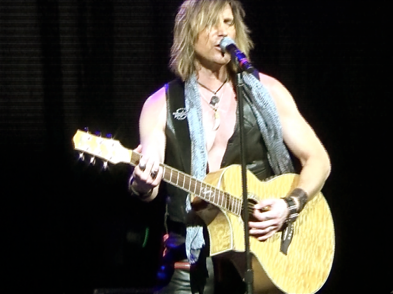 ERIC AS BON JOVI
