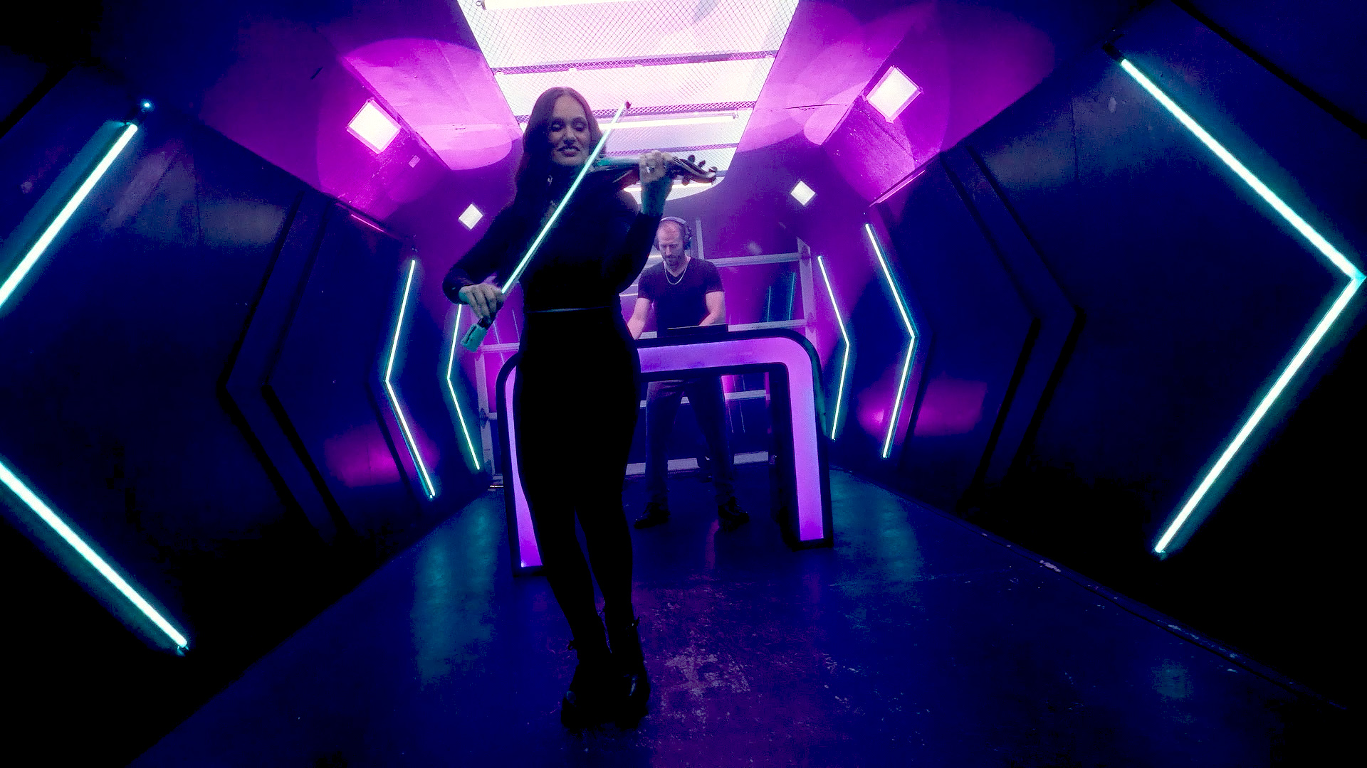 String Me Along DJ/Violin