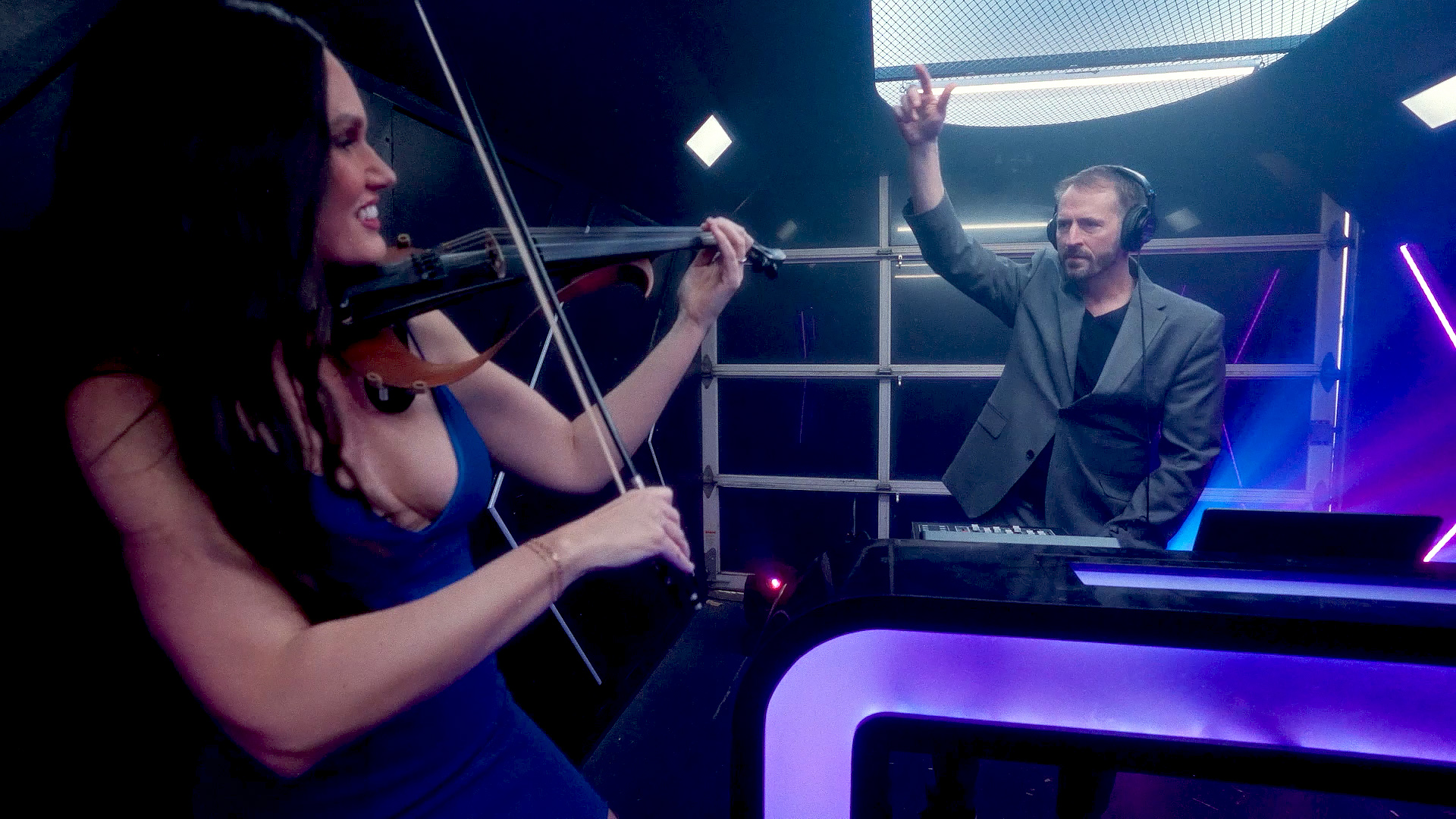String Me Along DJ/Violin