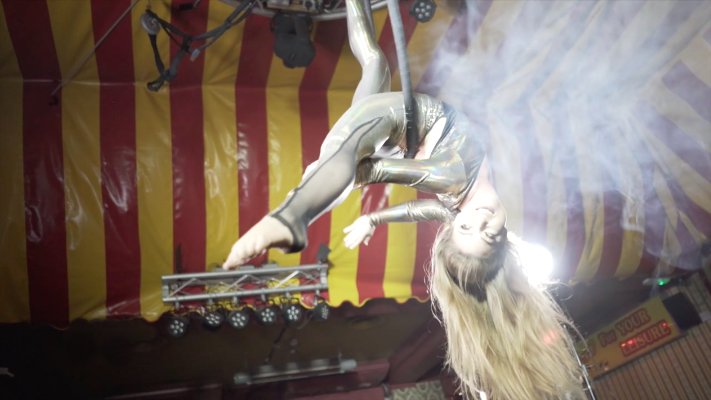 Autumn Melody Thomas – Aerial Vocalist