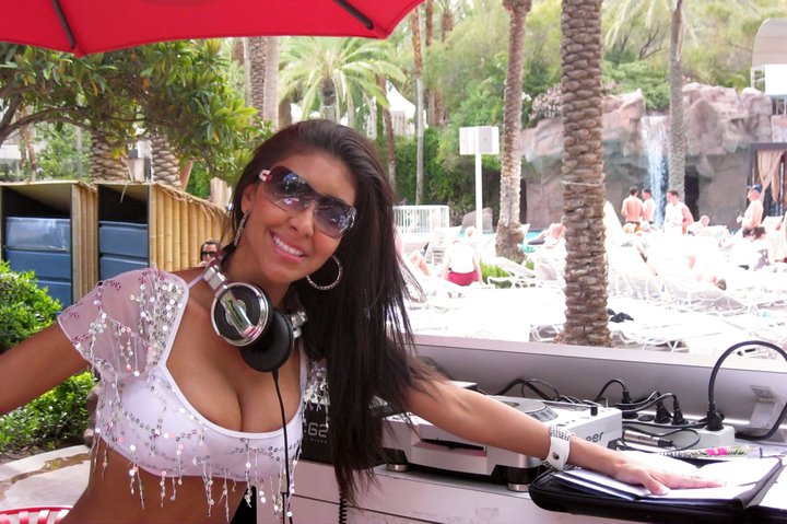 DJ Divina