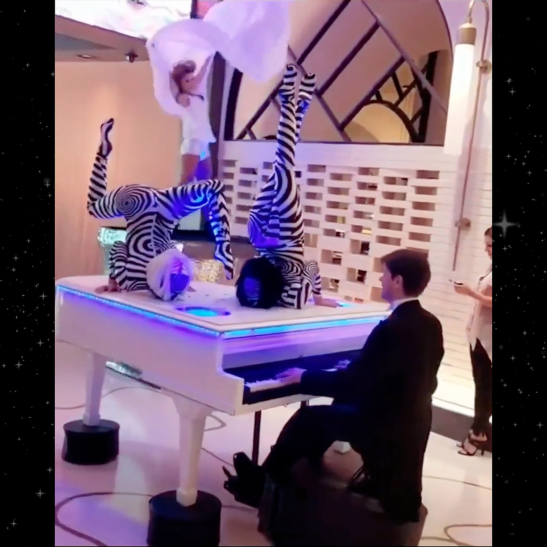 Strolling Piano