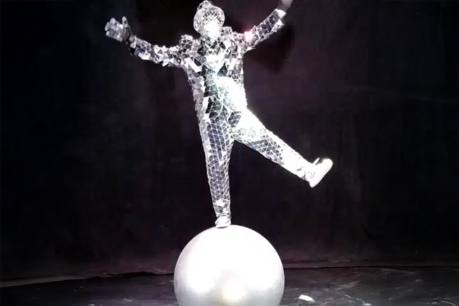 ID-5247932000093349194-mirror-ball-man