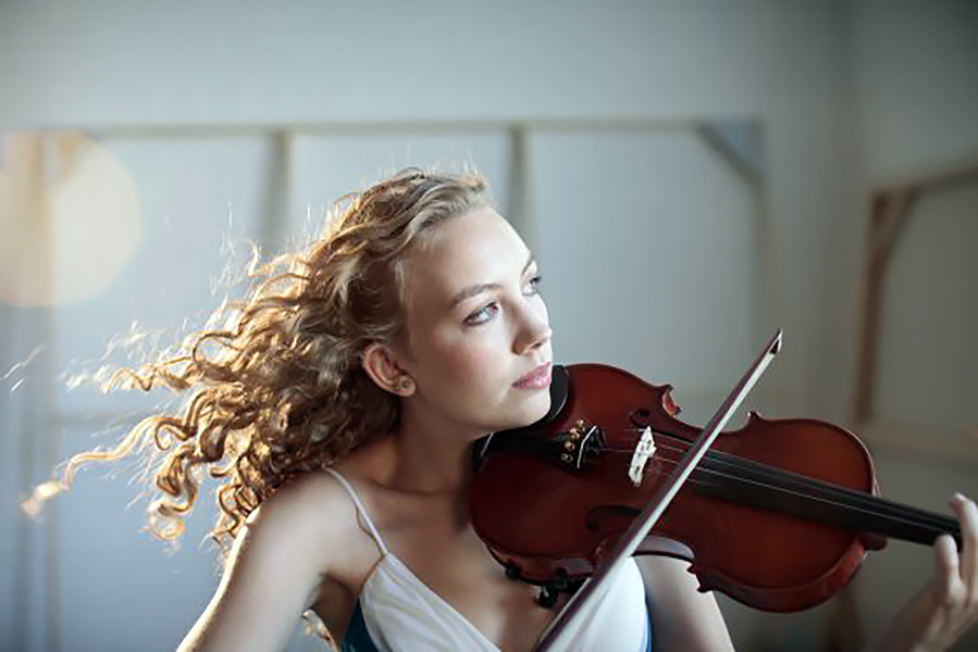 ID-5247932000075909201-Scarlett-Deering10-900×600-1