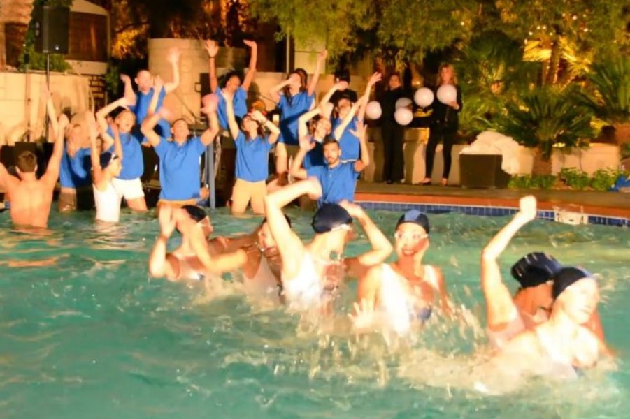 ID-5247932000029599189-Splash-Mob-Image