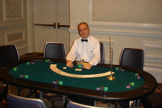ID-5247932000098679605-poker