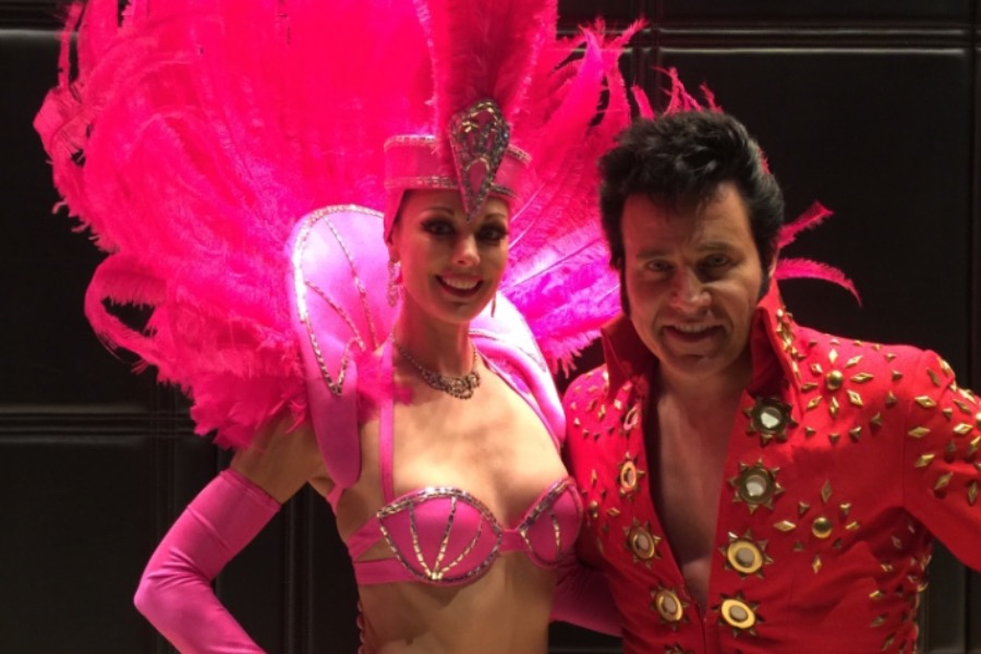 ID-5247932000088955102-Elvis-Showgirl