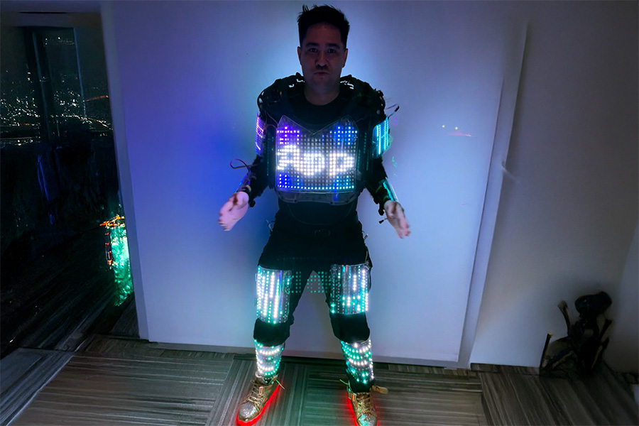 ID-5247932000111935163-Led-dancer.00_00_07_10.Still001-900×600-1
