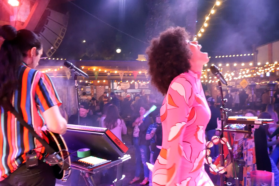 ID-5247932000049981001-LUVU.Live_.1-900×600-1