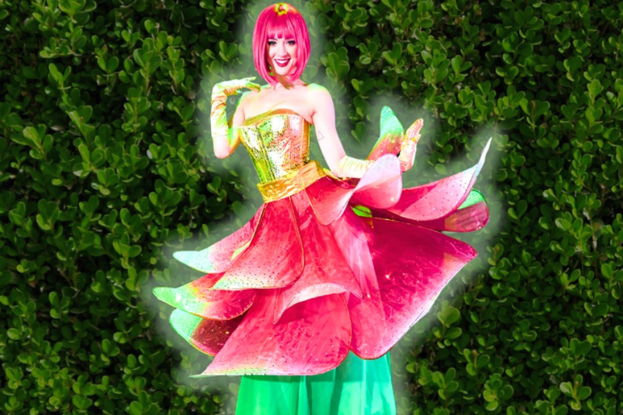 ID-5247932000148731244-Living-Flower-Stilts