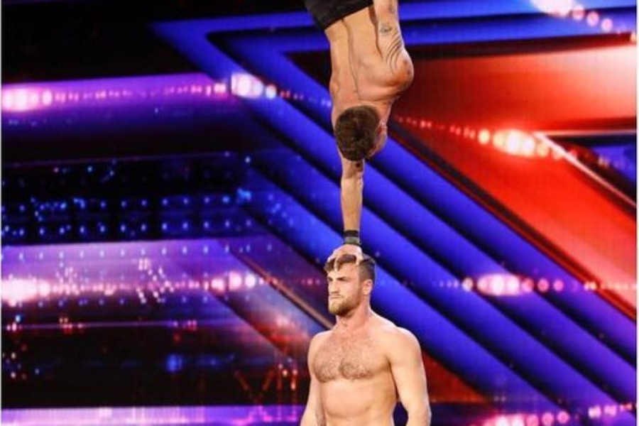 ID-5247932000133739365-Acro