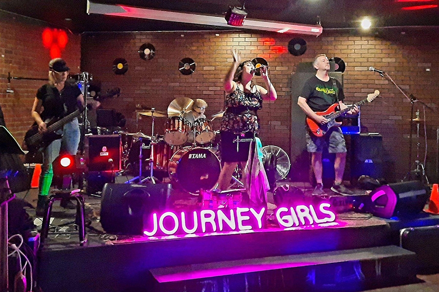 journey-girls-email-pitch