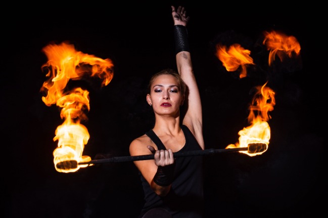 ID-5247932000072718120-Fire-dancer-1