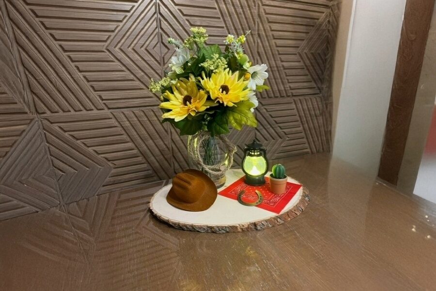 ID-5247932000122362303-Howdy-Sunshine-Centerpiece