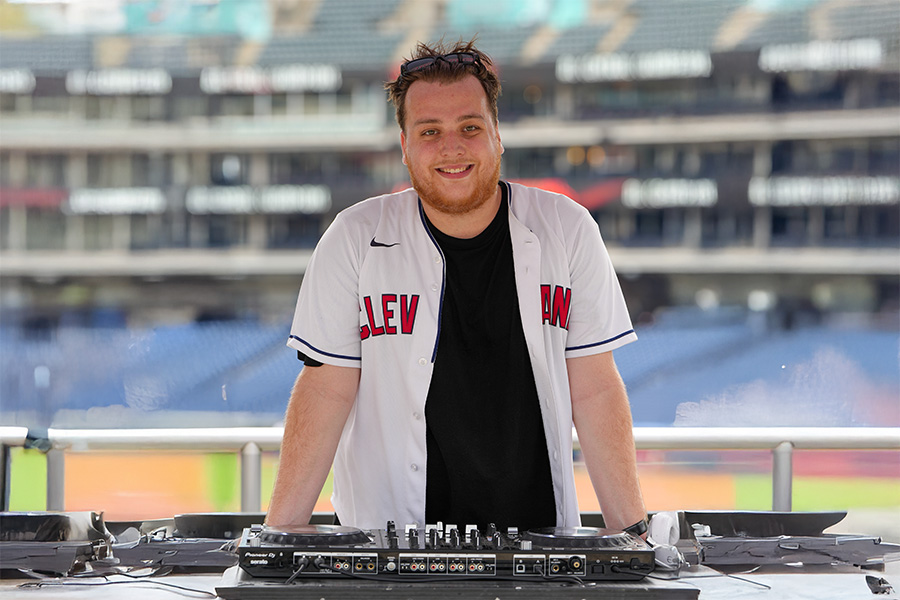 ID-5247932000145562609-DJ-Z13-2325-900×600-1