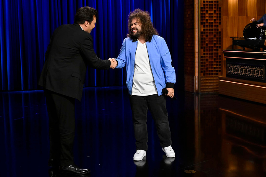ID-5247932000099562012-DustinYbarraTonightShow03-900X600