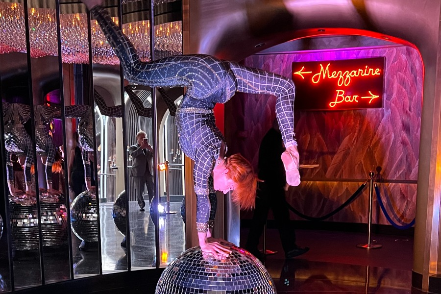 ID-5247932000044122247-Cirque-Mirror-Ball-Contortion-pitch-image-01-12-2023-154052223-1