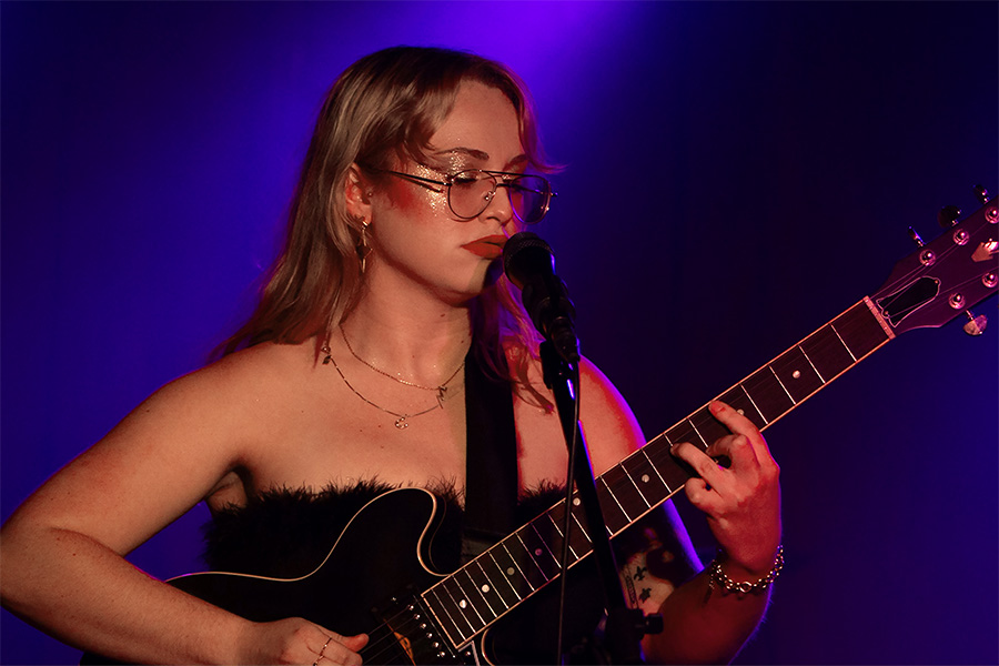 8f00481c-6cbf-4d14-849d-bf737590f404-SarahSomebody8133-900×600-1