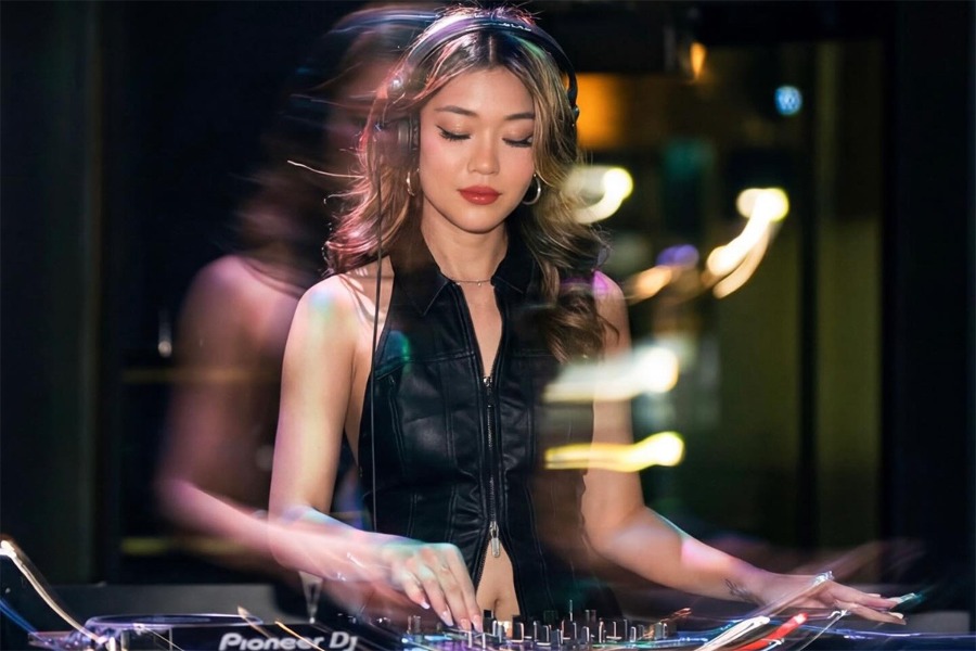 5dd0325f-4852-491a-aea0-e09fd6cc2cd4-DJ-CAMMI08-1200×800-1