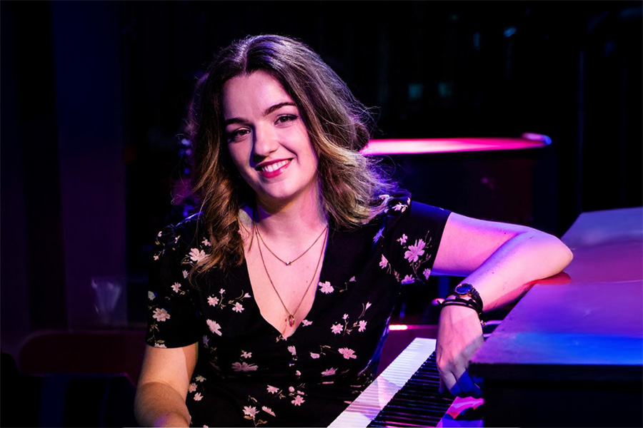 ID-5247932000160542018-GinaMcDonald01-900×600-1