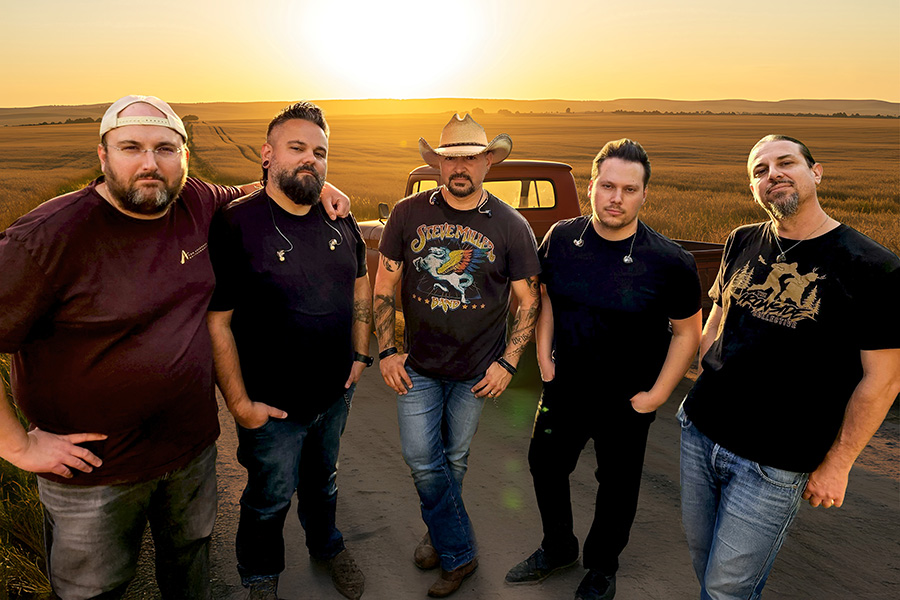 ID-5247932000167069107-ChrisLozanoBand01b2-900×600-28-02-2026-151537334