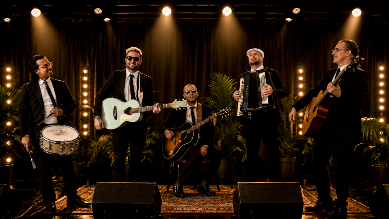 String Lights Band