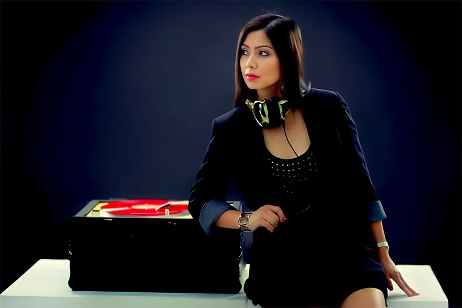 ID-5247932000182766397-DJ-Rose01-900×600-1