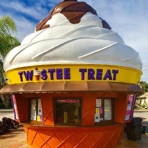 Logo for Twistee Treat