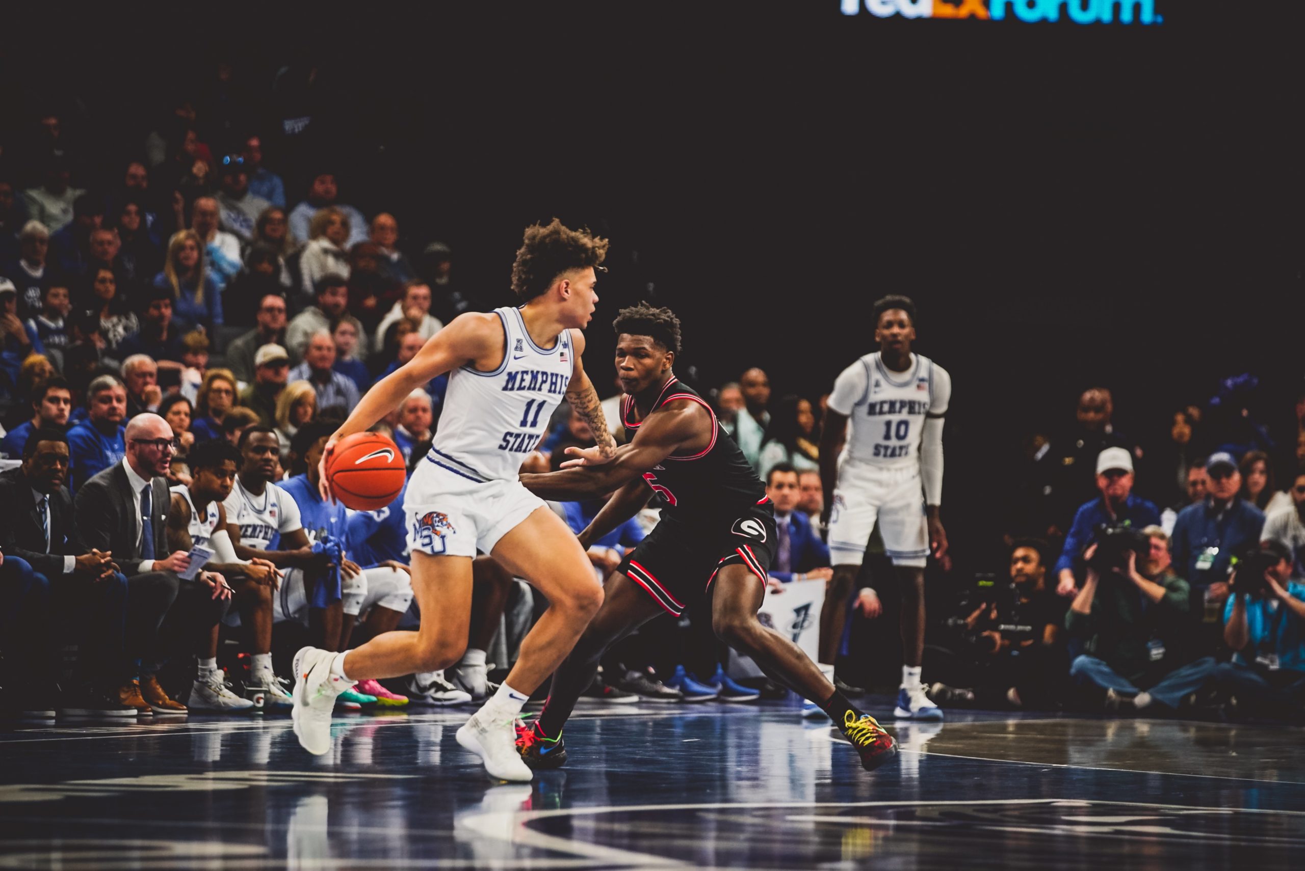 Georgia's Anthony Edwards guarding Memphis' Lester Quinones (Photo courtesy of UGA Sports on Twitter)