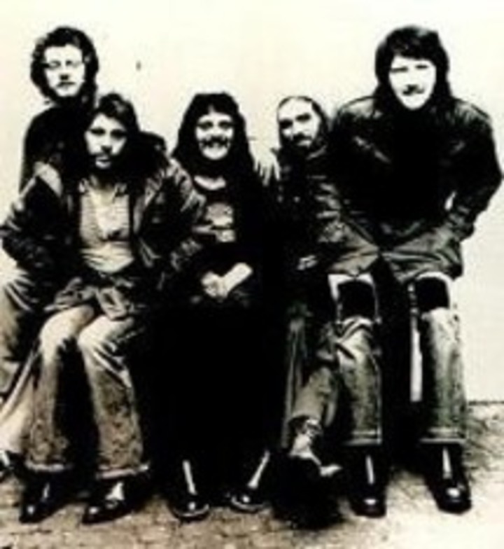 Stealers Wheel Tour Dates, Concert Tickets, & Live Streams