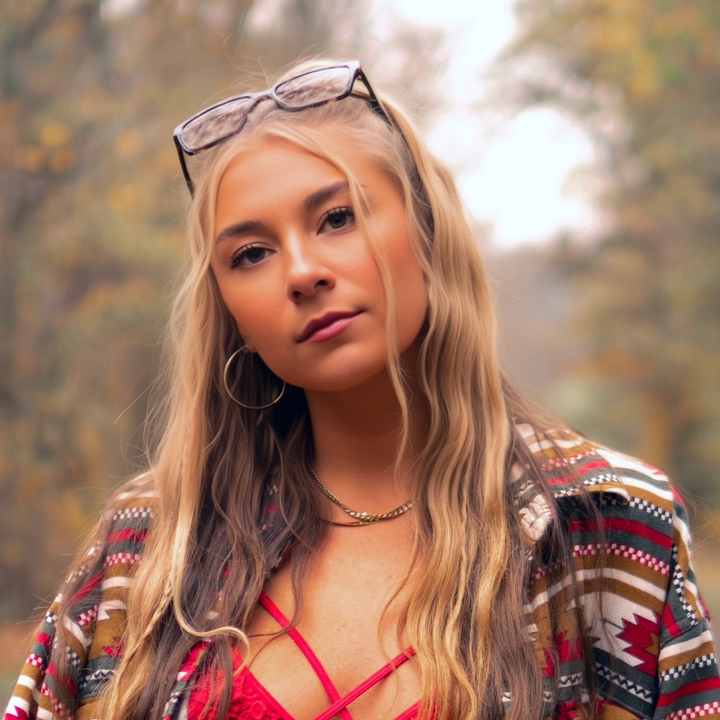 Julia Cole Concerts & Live Tour Dates: 2024-2025 Tickets | Bandsintown