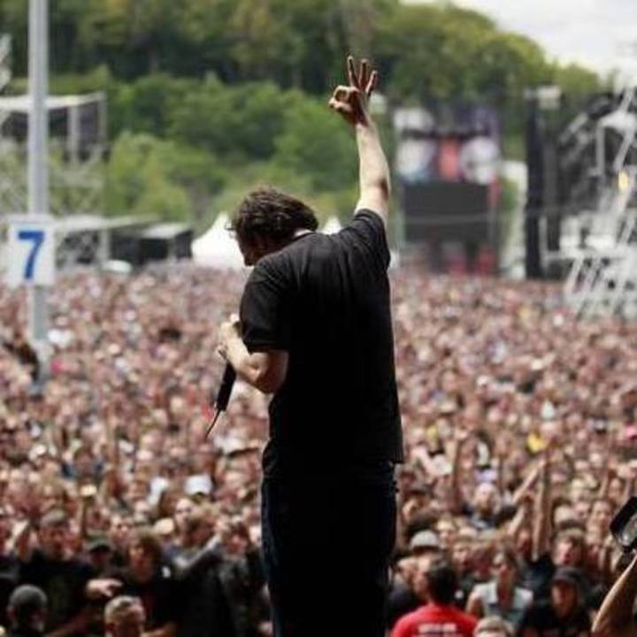 Mass Hysteria + Guerilla