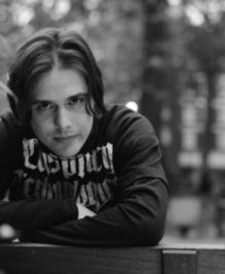 Pole Folder + Strange Town + Raphael Doré