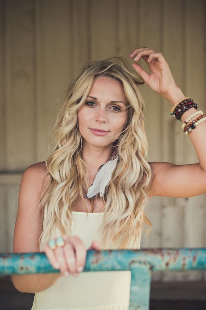 Dani Flowers Concerts & Live Tour Dates 20242025 Tickets Bandsintown