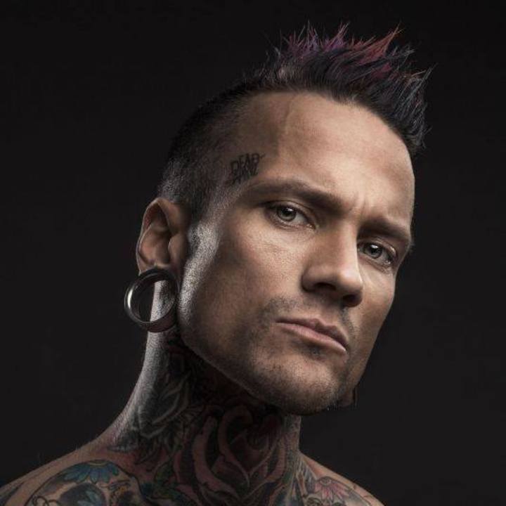 Джимми стримелл. Джимми стримелл. Джимми стримелл. Dead by april вокалист. Джимми стримелл dead by april.