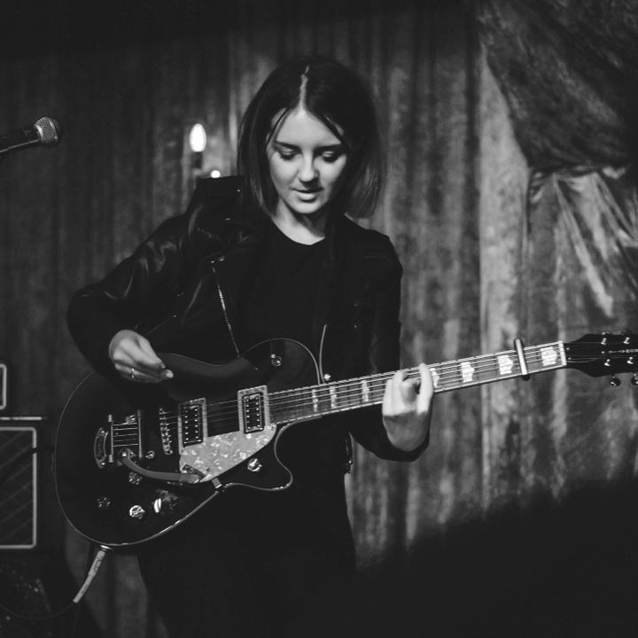 Charlotte Carpenter Tour Dates, Concert Tickets, & Live Streams