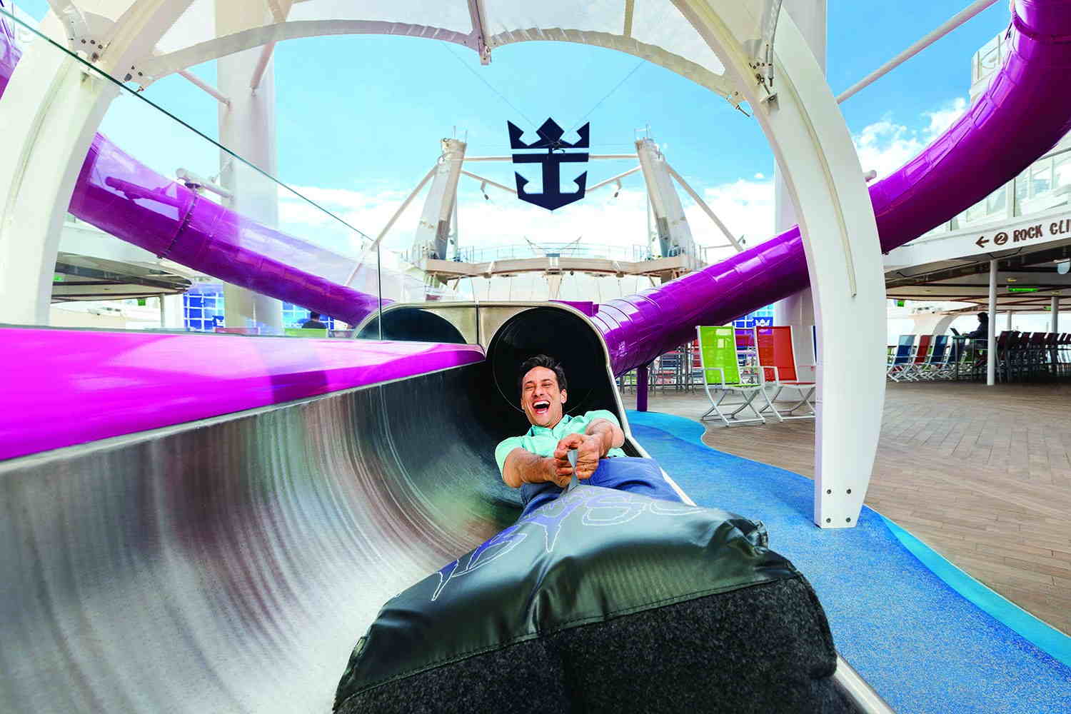 El Ultimate Abyss es el tobogán más alto del mundo en alta mar y también está en los cruceros Clase Oasis
